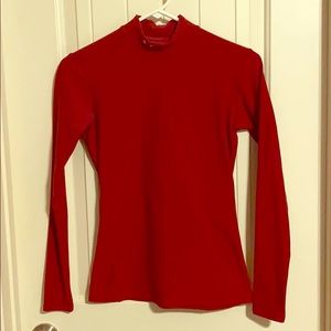 Underarmour moisture wicking long sleeve shirt